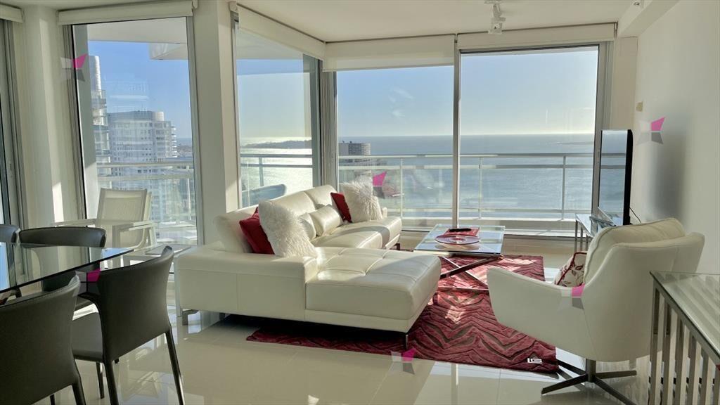 VENTA DE APARTAMENTO DE 3 DORMITORIOS Y SERVICIO