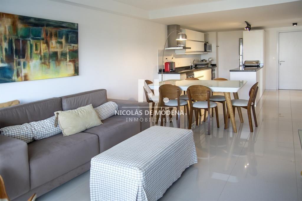 Apartamento en venta en Torre esmeralda de 3 , en