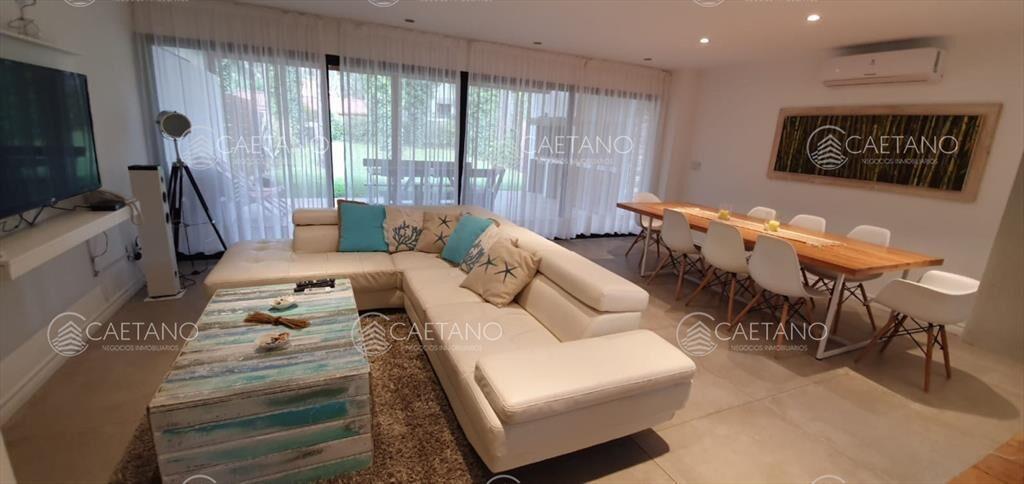 Venta casa Solanas 4 dormitorios