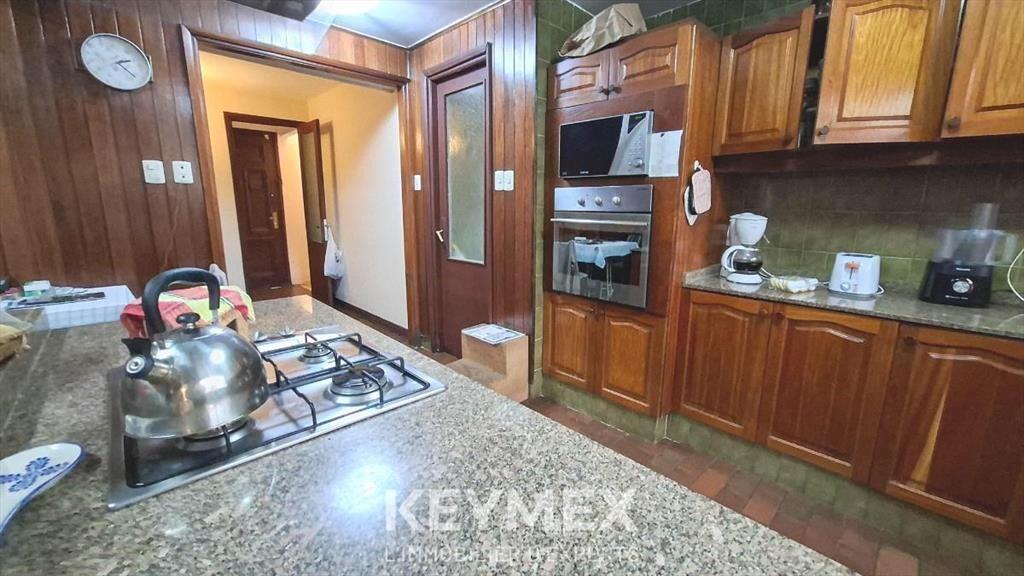 Venta Dos Casas más Apartamento en el Prado. Un solo padrón