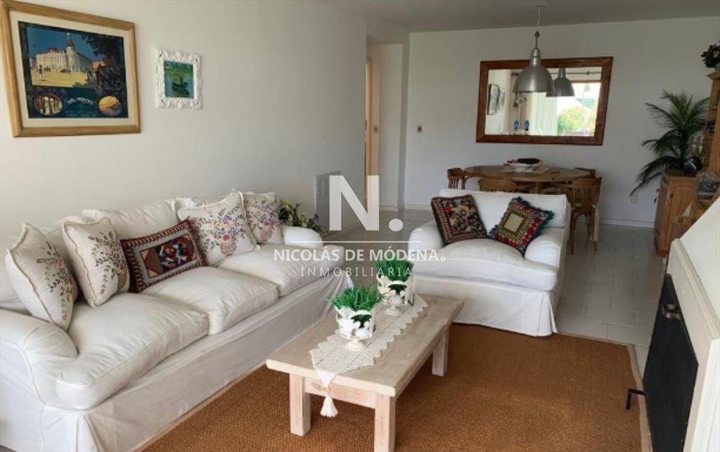 En venta apartamento de 2 dormitorios en Pinares