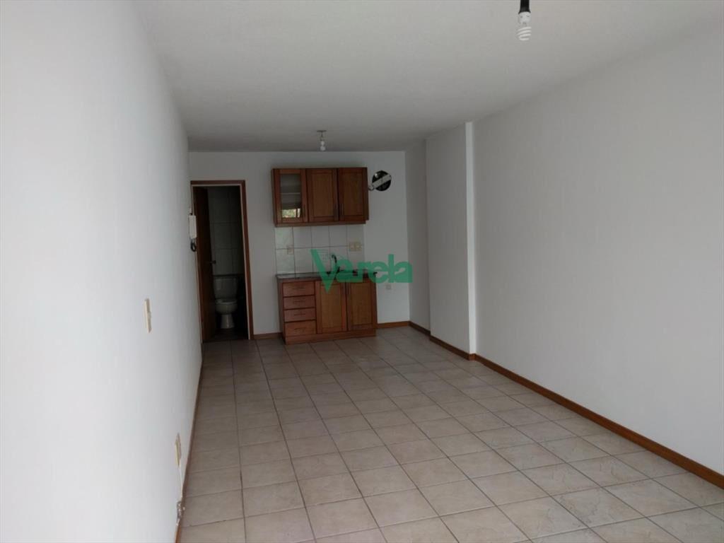 Alquiler Pocitos, Rambla, apartamento con terraza