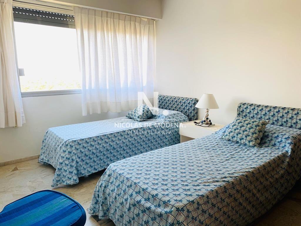Departamento de 3 dormitorios, en Roosevelt, Punta Del Este