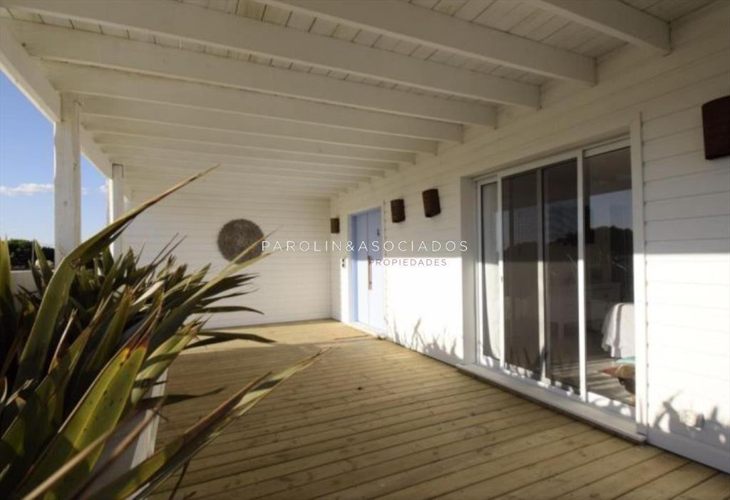 Casa en Venta de 3 Dormitorios en La Juanita,