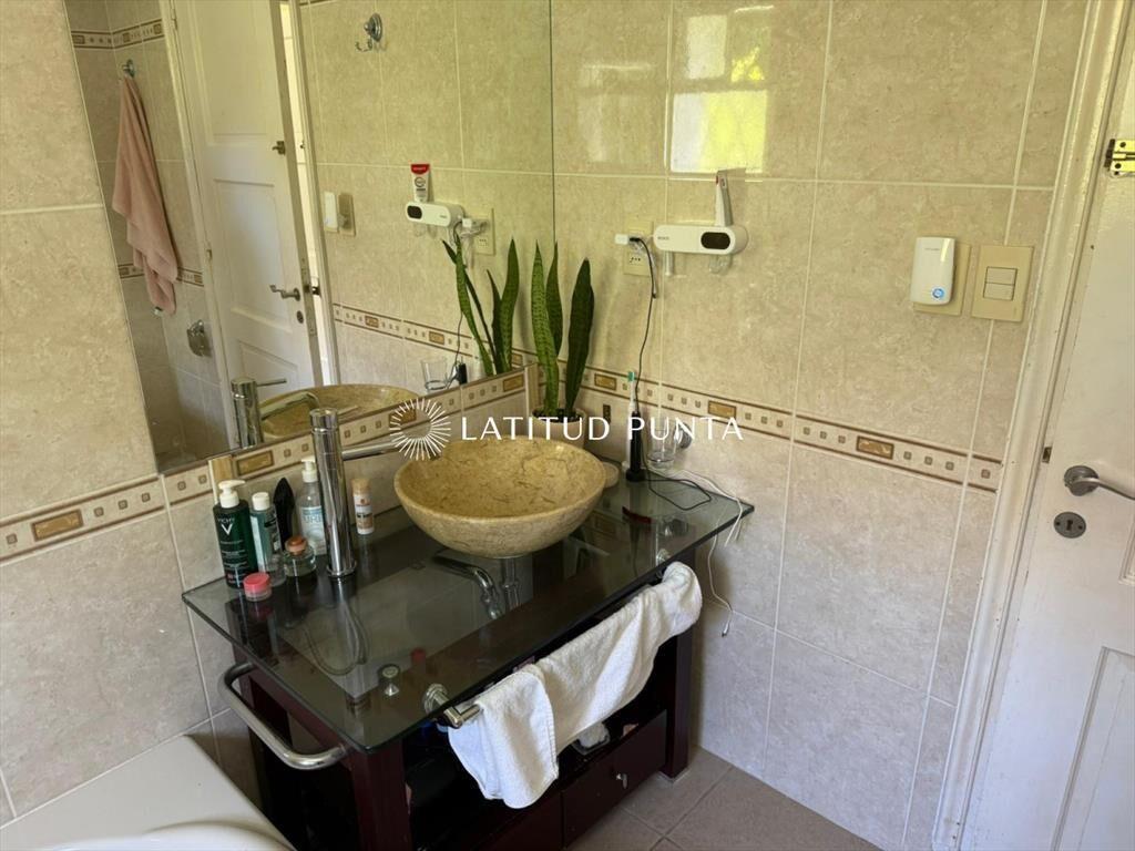 Casa a una cuadra del mar en venta