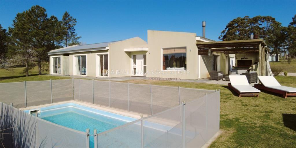 Casa e venta con 3 dormitorios y excelentes vistan en El Qu