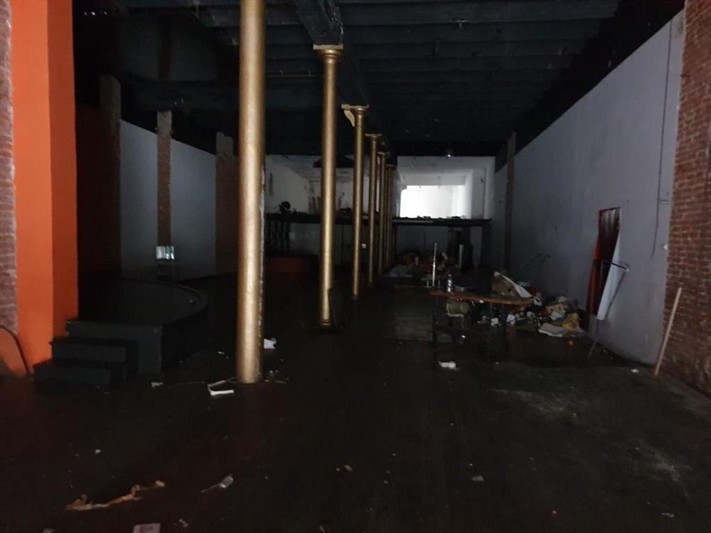 Edificio entero en Rincón casi Plaza Matriz, 1200 m2 !!