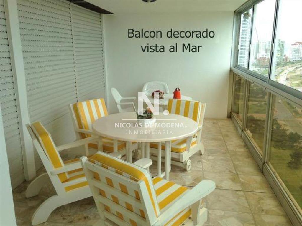 Hermoso Departamento en venta frente a Playa Mansa, vista p