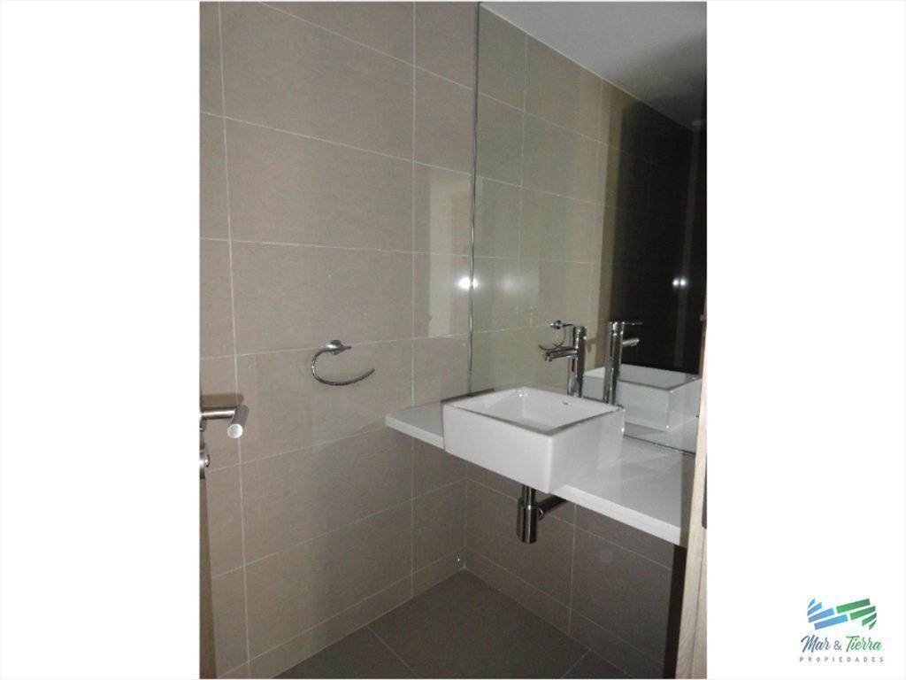 Apartamento en Brava, 2 dormitorios *