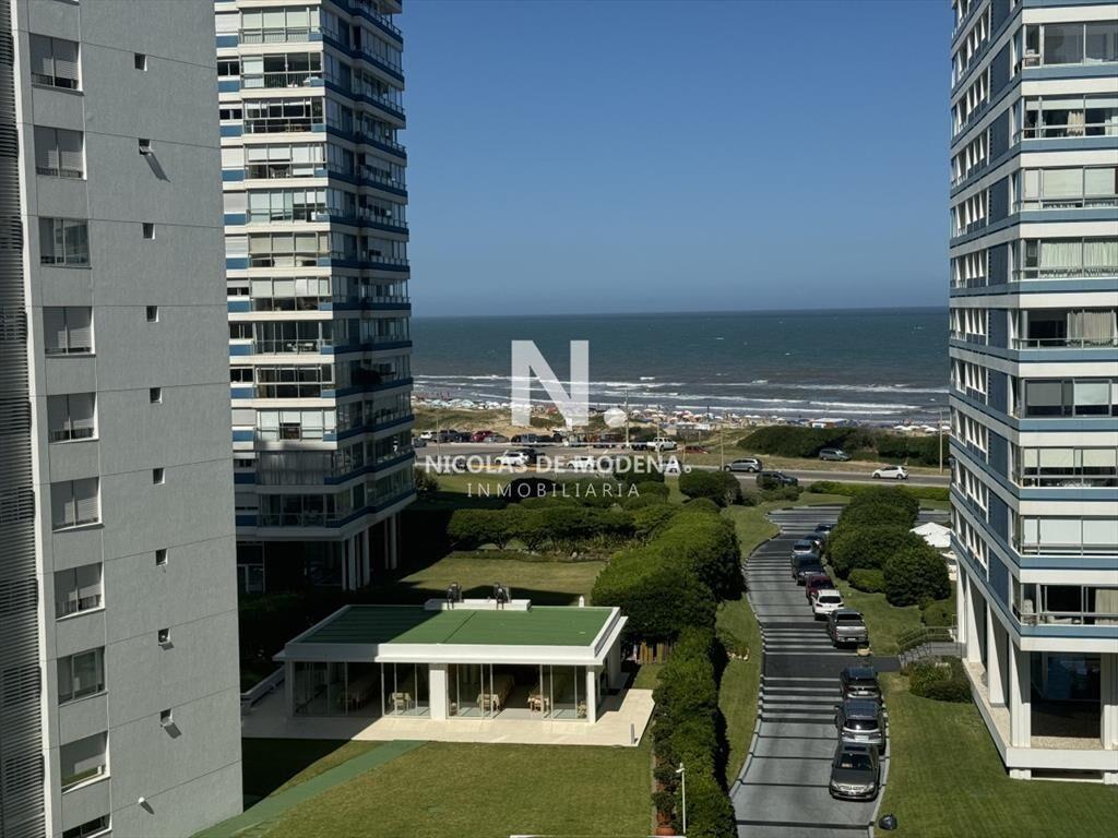 Apartamento de 1 dormitorio con vista al mar en