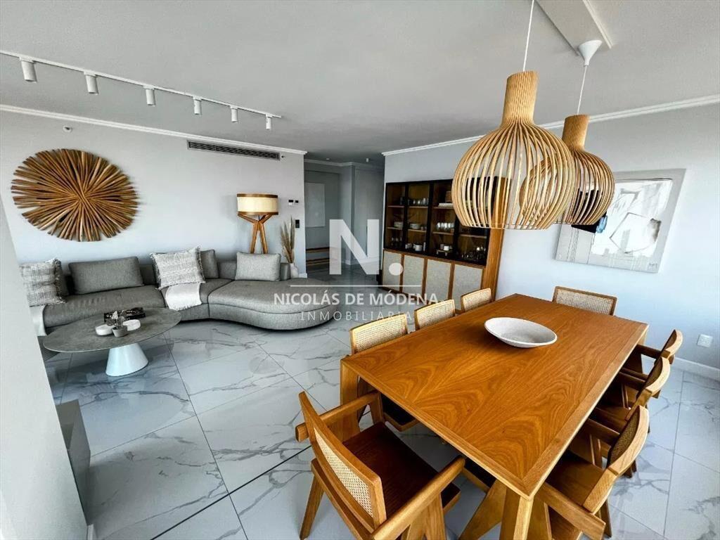 Apartamento en venta 4 dormitorios en Playa Punta