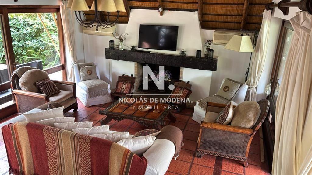 Vende casa en Pinares, Punta del Este