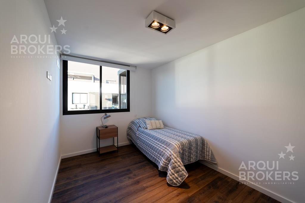 Apartamento de dos dormitorios en venta en Parque Carrasco