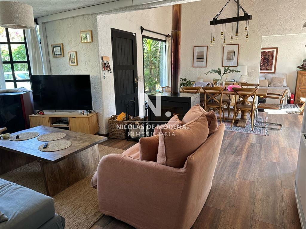 Vende Casa de 4 dormitorios + Plus en Pinares,
