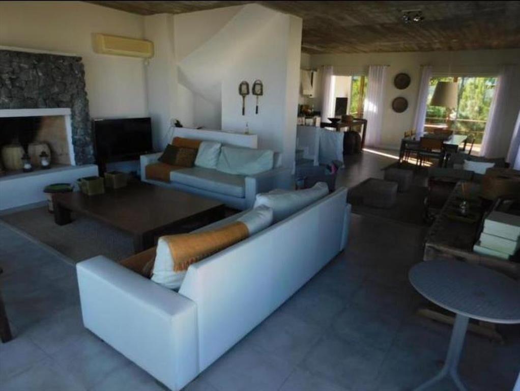 CASA EN VENTA DE 3 DORMITORIOS EN LA BARRA