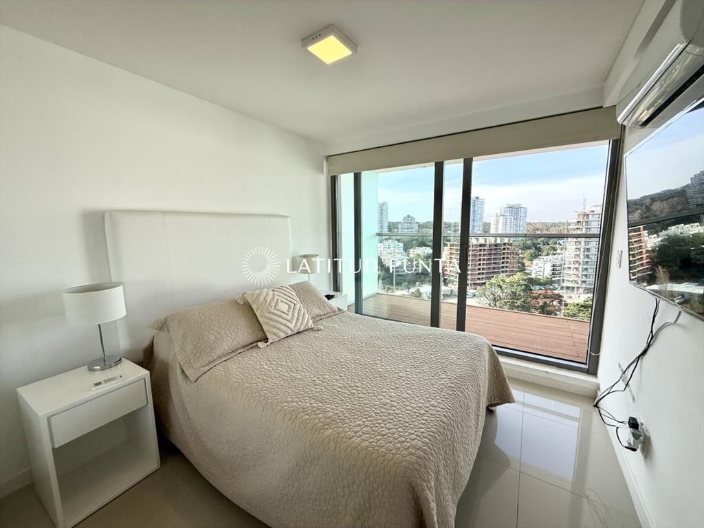 Brava, piso alto de 1 dormitorio y medio