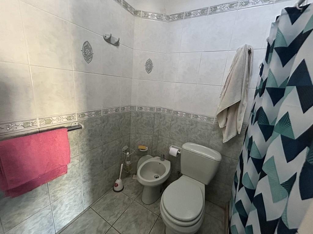 Venta de casa y 2 Locales comerciales con 188 Mts2 en Buceo