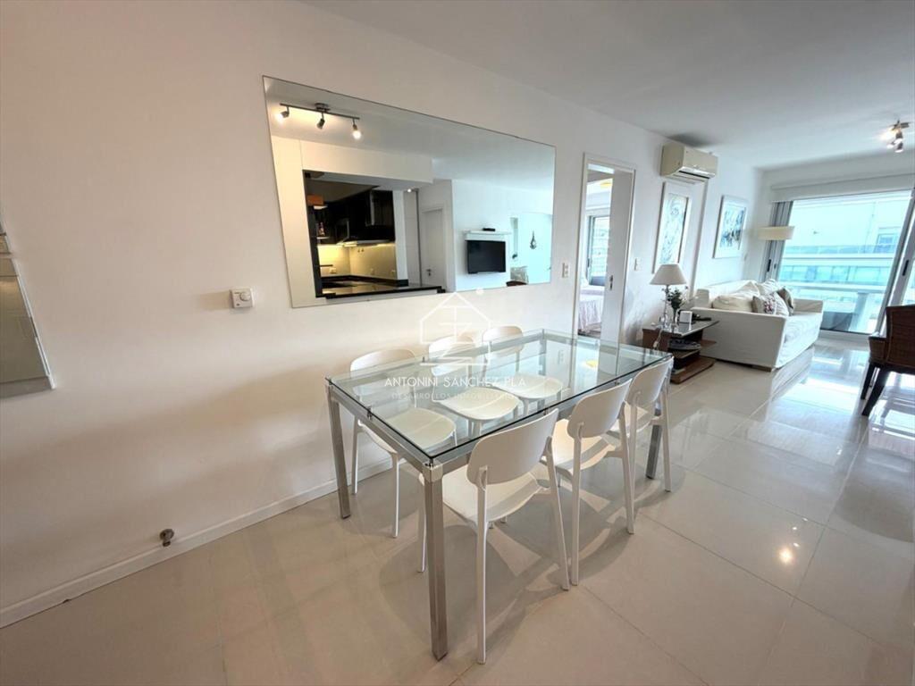Apartamento en Brava, 2 dormitorios *