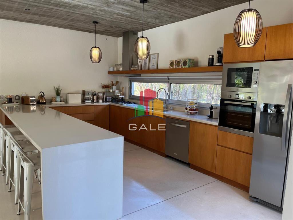 Casa en venta de 3 dormitorios en Punta del Este.