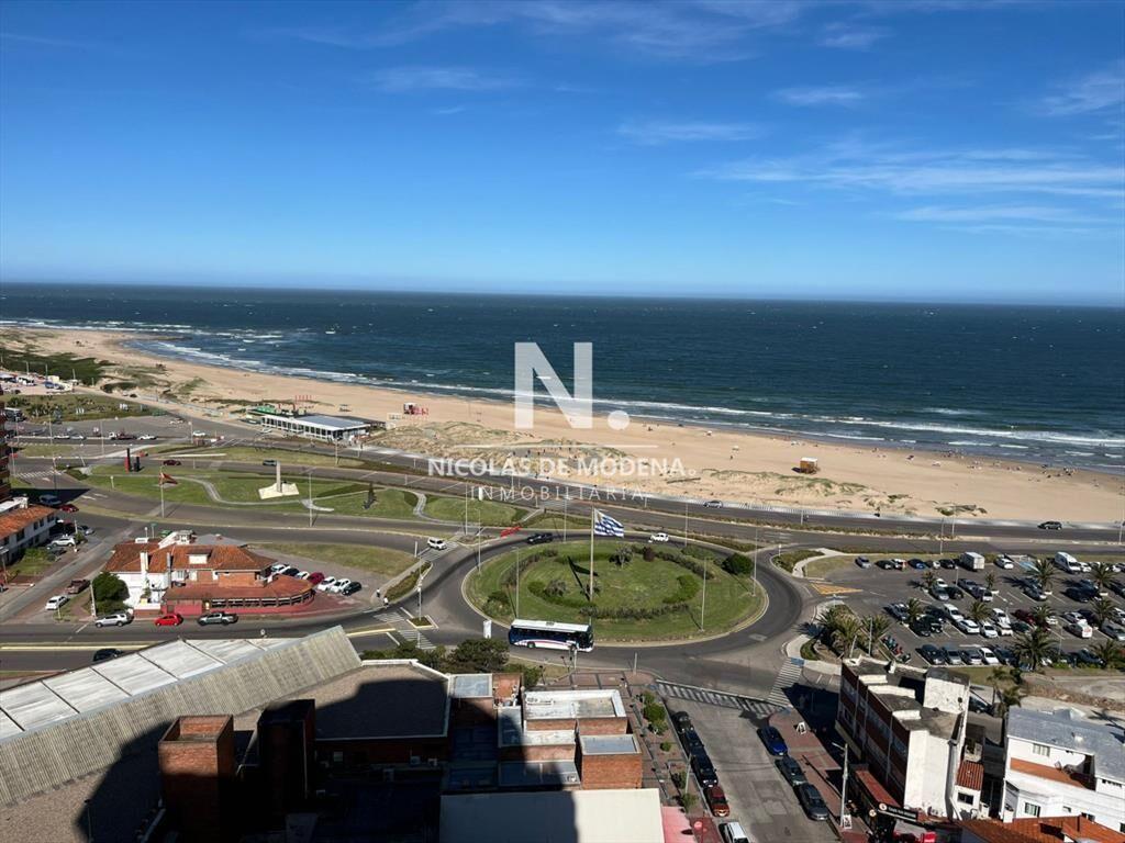 Apartamento en alquiler de 3 dormitorios en Linea