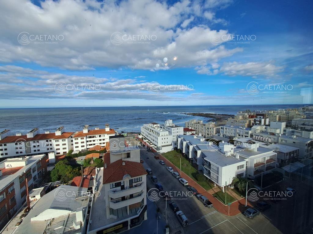península amplia vista al mar