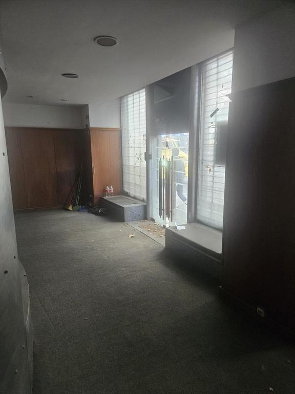 Colonia y J.Herrera, 809m2, local casa de altos, ascensor