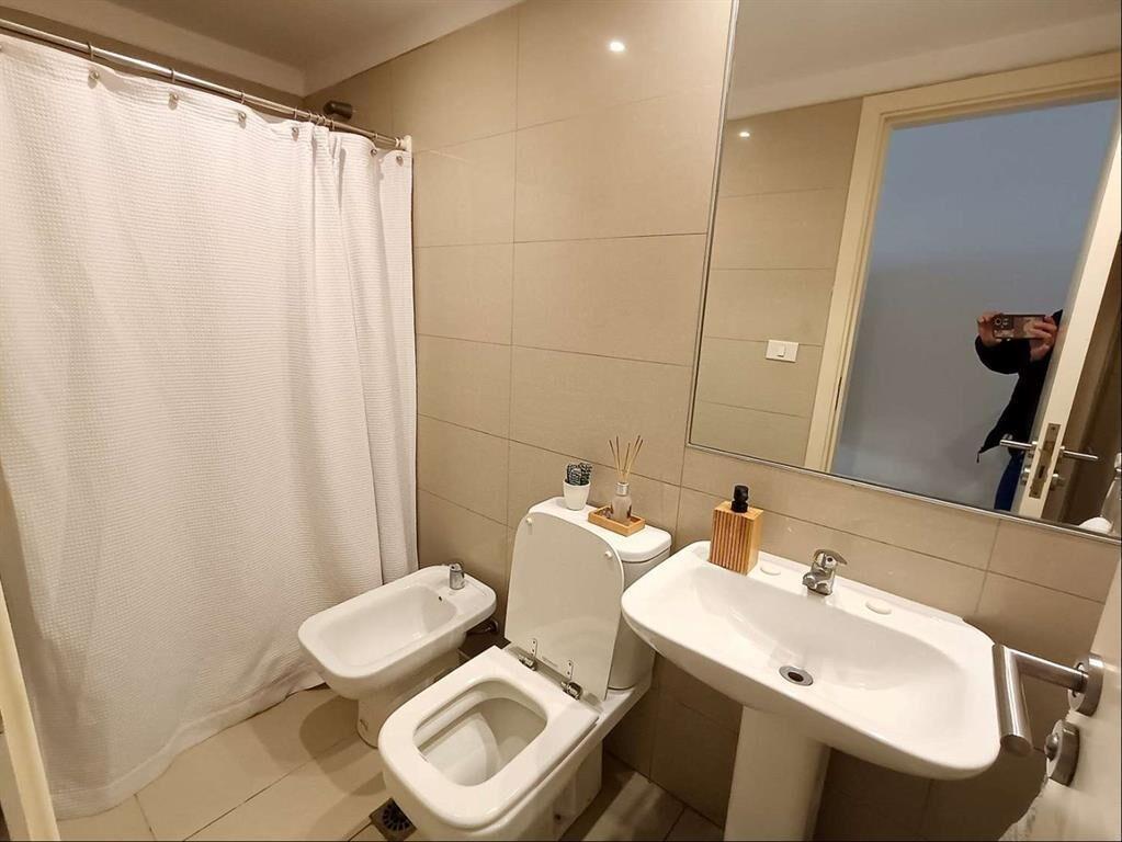 Venta con Renta. Apartamento Pocitos 2 Dormitorios 2 Baños
