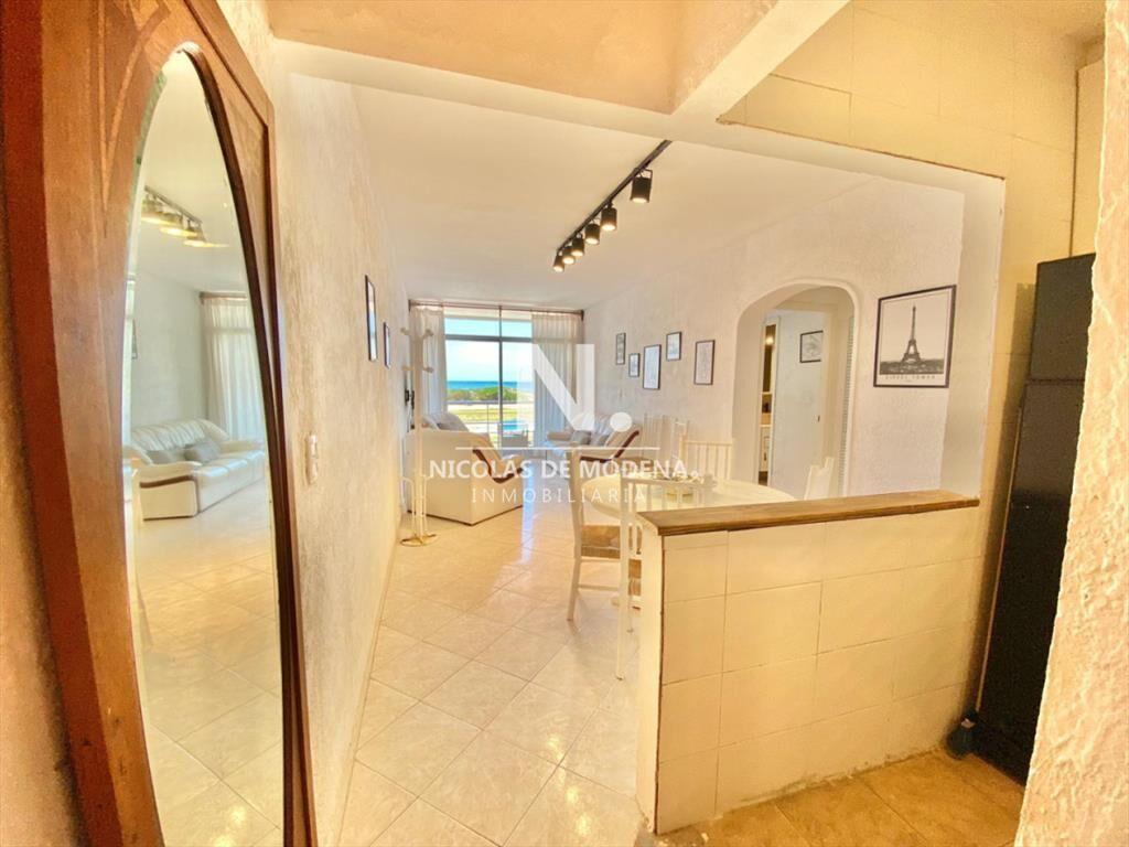 Apartamento de 2 dormitorio y medio en Primera de