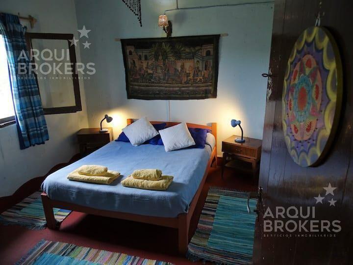 Casa de 4 dormitorios en venta en Villa Serrana