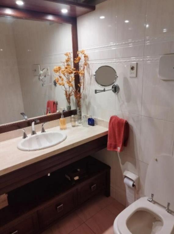 Se alquila Apartamento amoblado de tres dormitorios en Poci