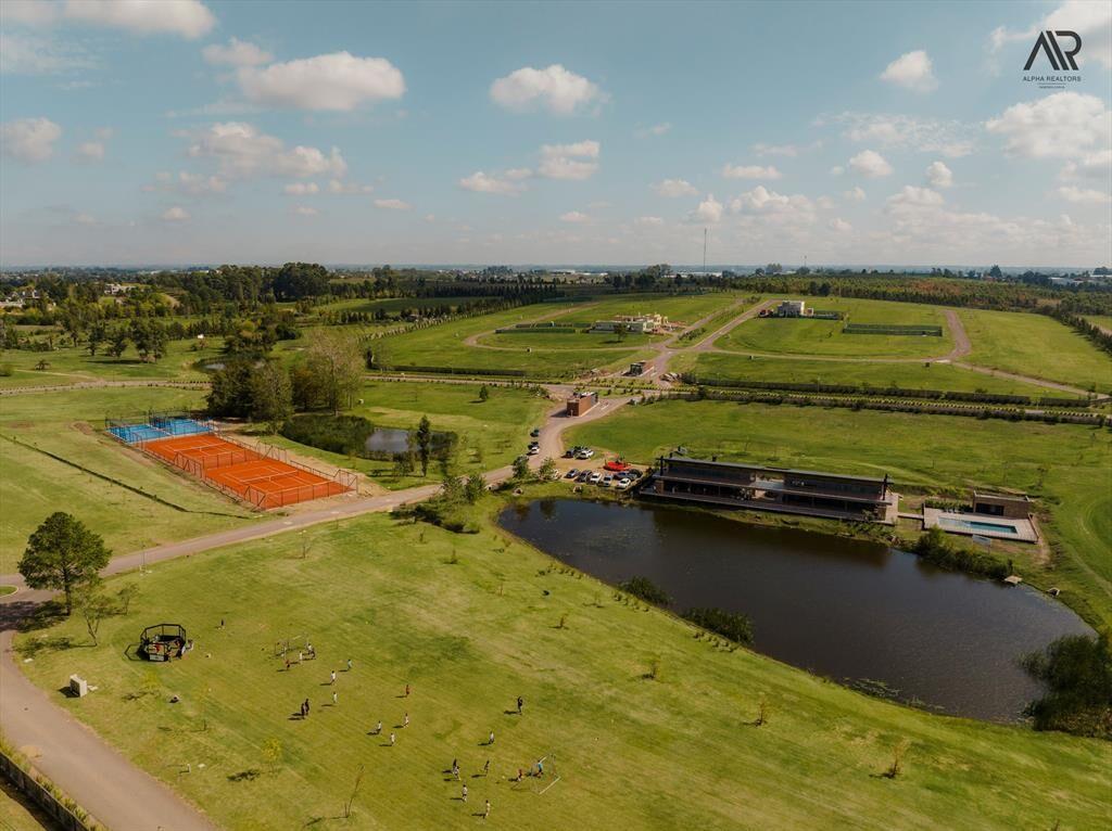 Terreno en venta de 922m2 ubicado en Los Olivos de los H...