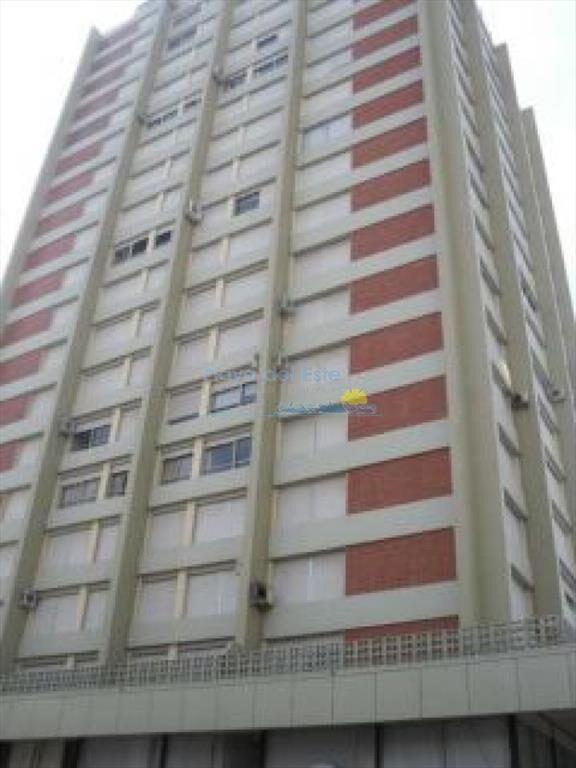 Apartamento de 3 dormitorios en alquiler , Punta