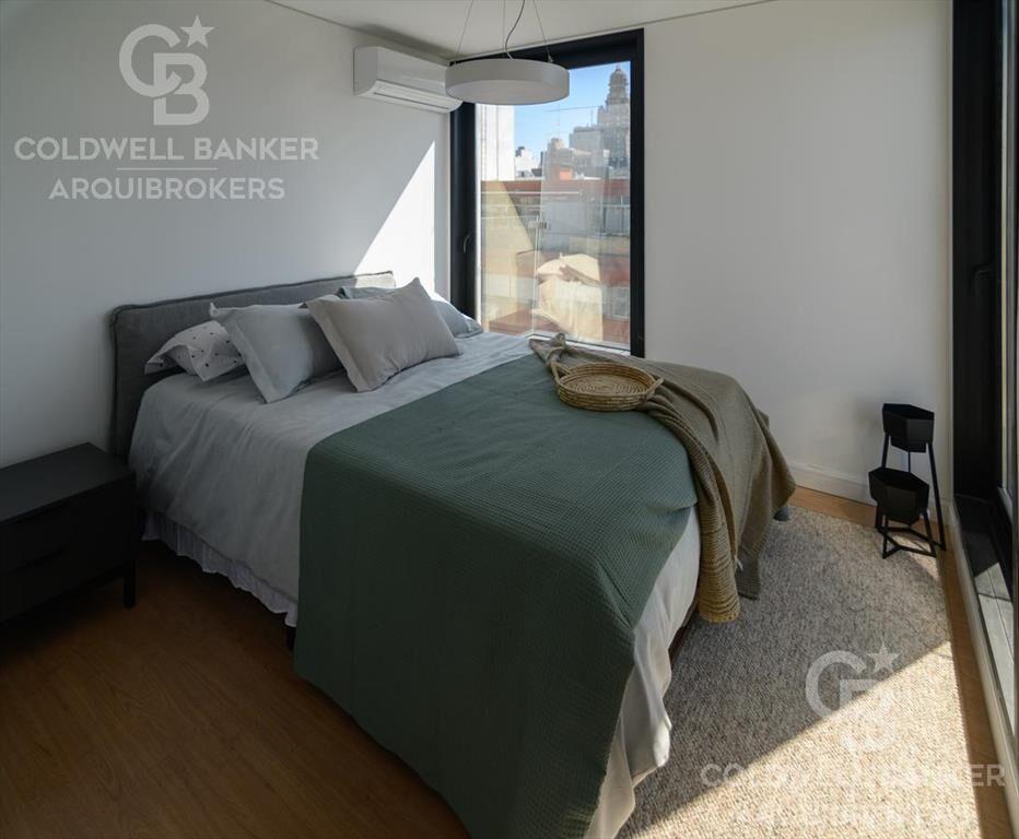 Venta apartamento penthouse cuatro dormitorios con renta en