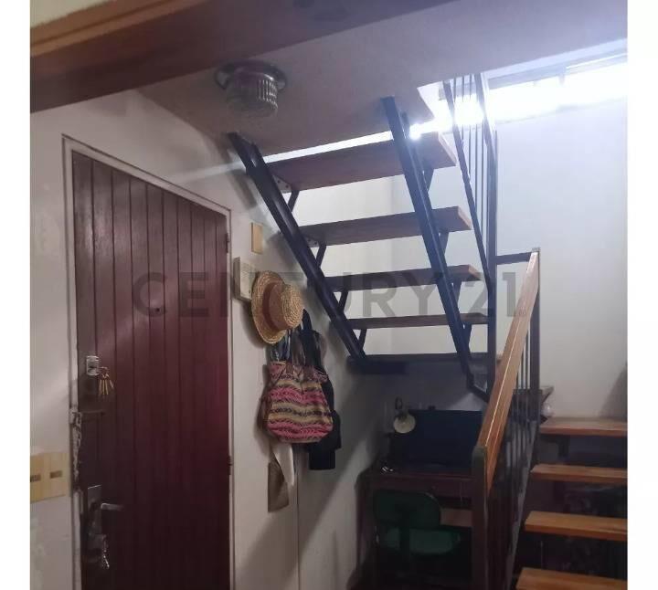 VENTA DUPLEX,3 DORMITORIOS,PATIO,PARRILLERO,COCHERA-LA PAZ.