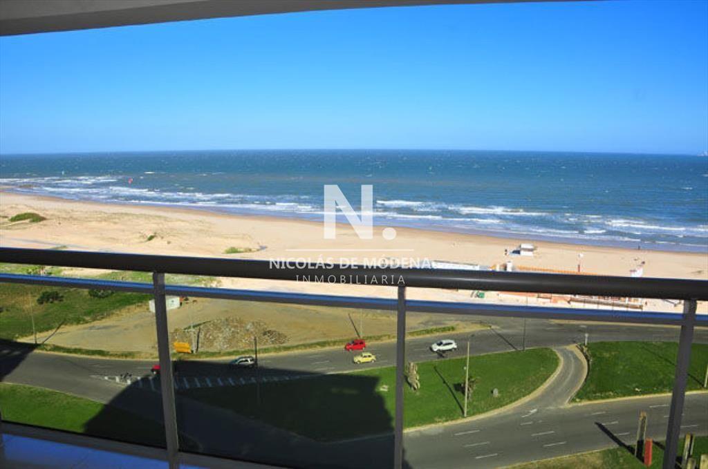 Vende apartamento en Torre Imperiale, Punta del Este