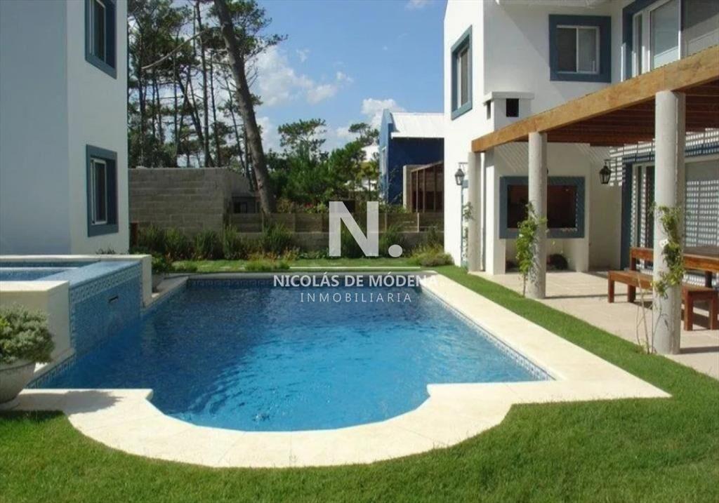 Espectacular casa moderna, y bien equipada en venta en Mont