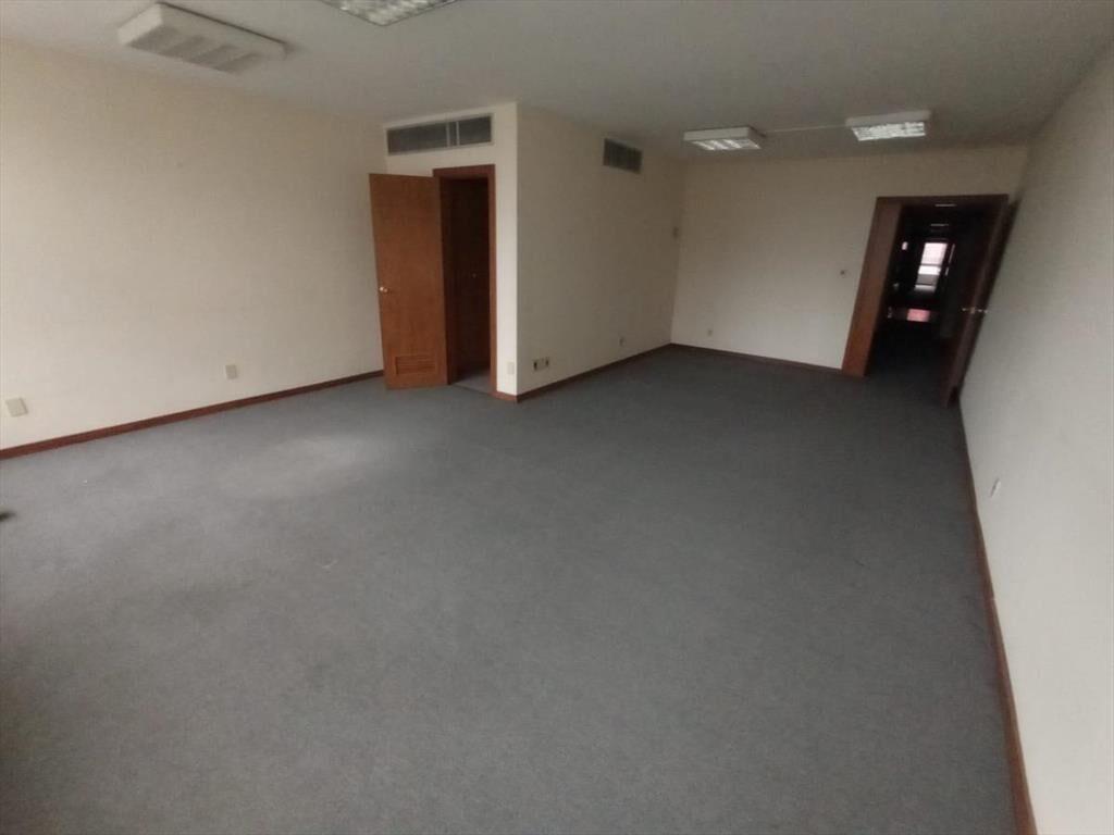 Plaza Independencia, 560 m2, aire acondicionado central, vi