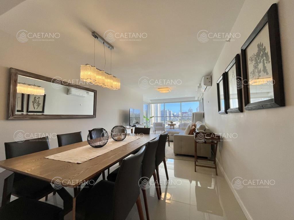 Venta apartamento en Punta del Este con vista al