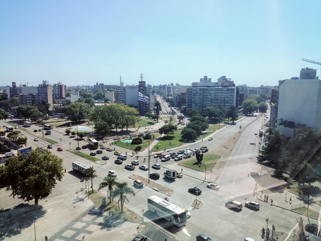 Venta de Apartamento en Tres Cruces CON RENTA!