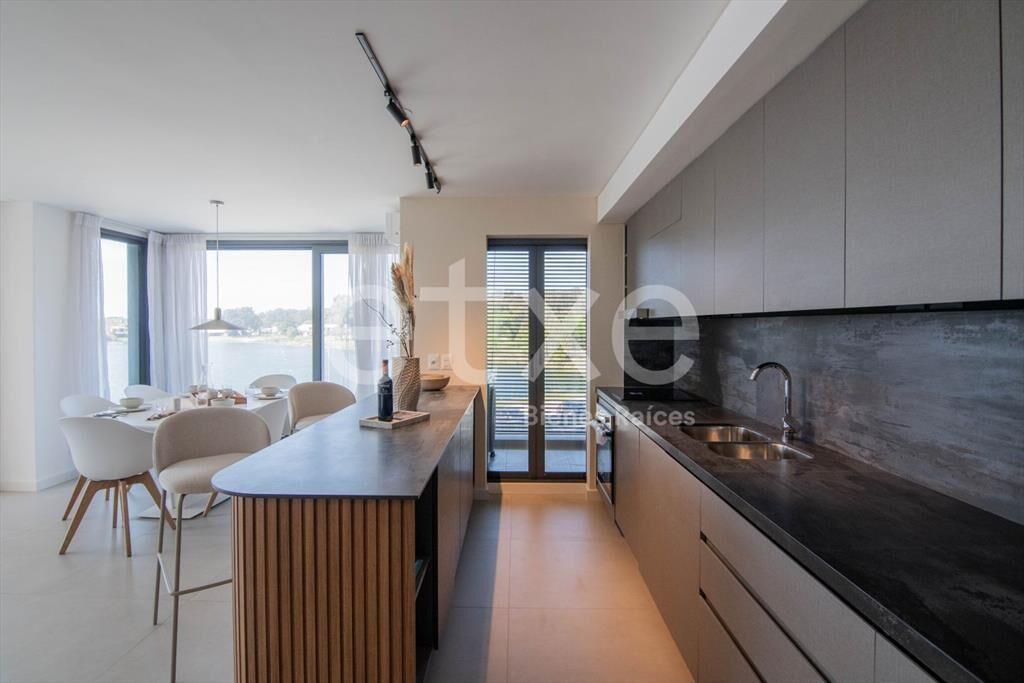 Venta Apartamento 2 dorm 3 baños Carrasco Boating Torre 2...