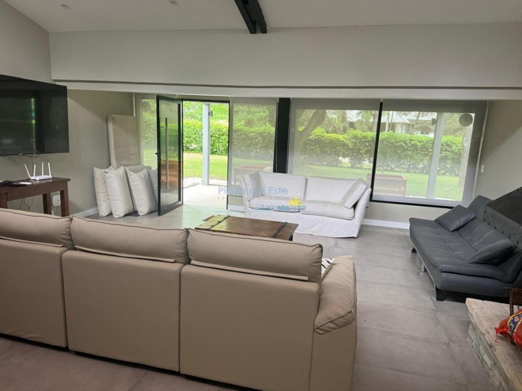 Casas en Venta de 4 dormitorios en San Rafael , ,