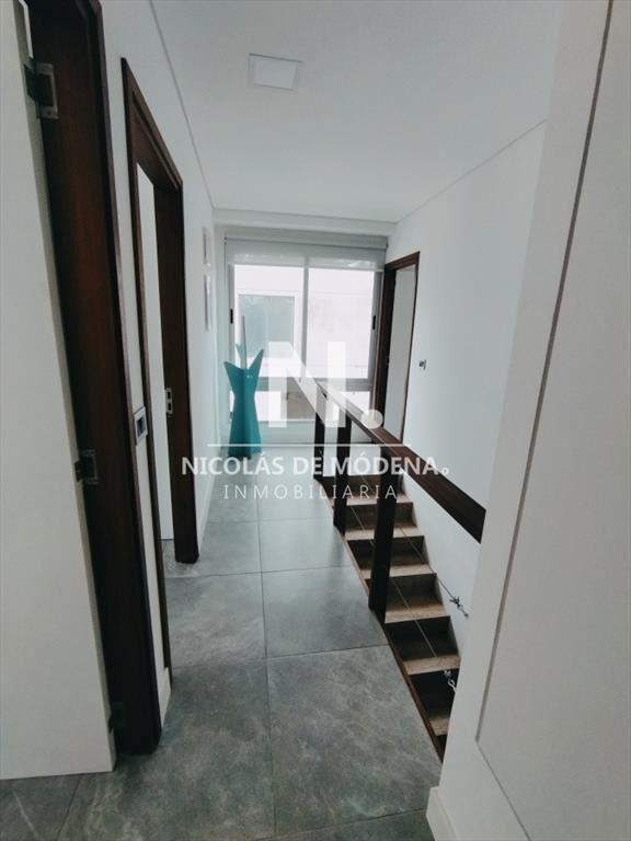 Espectacular casa en barrio Solanas, venta
