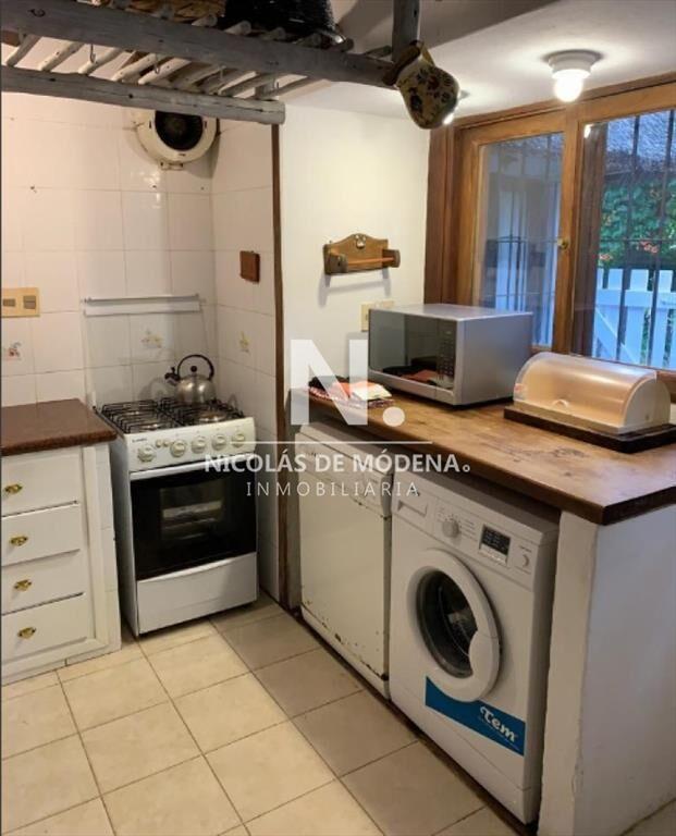 Vende impecable casa, de 3 dormitorios, con en