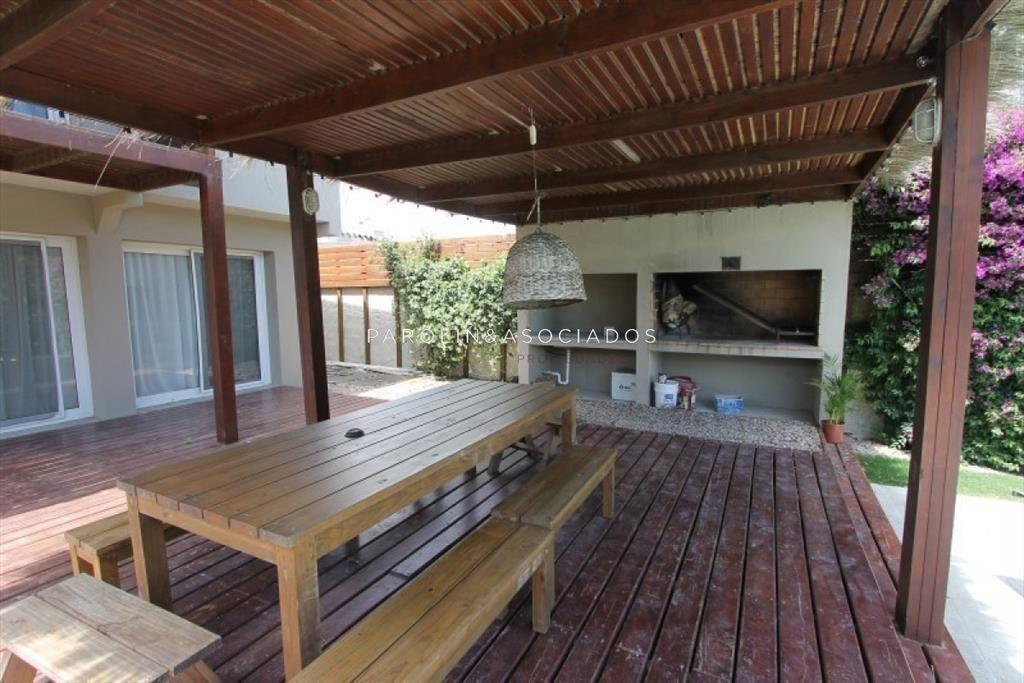 Casa en venta de 3 dormitorios en Manantiales,