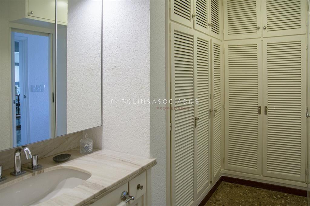Hermoso apartamento en venta de 3 dormitorios en edificio M