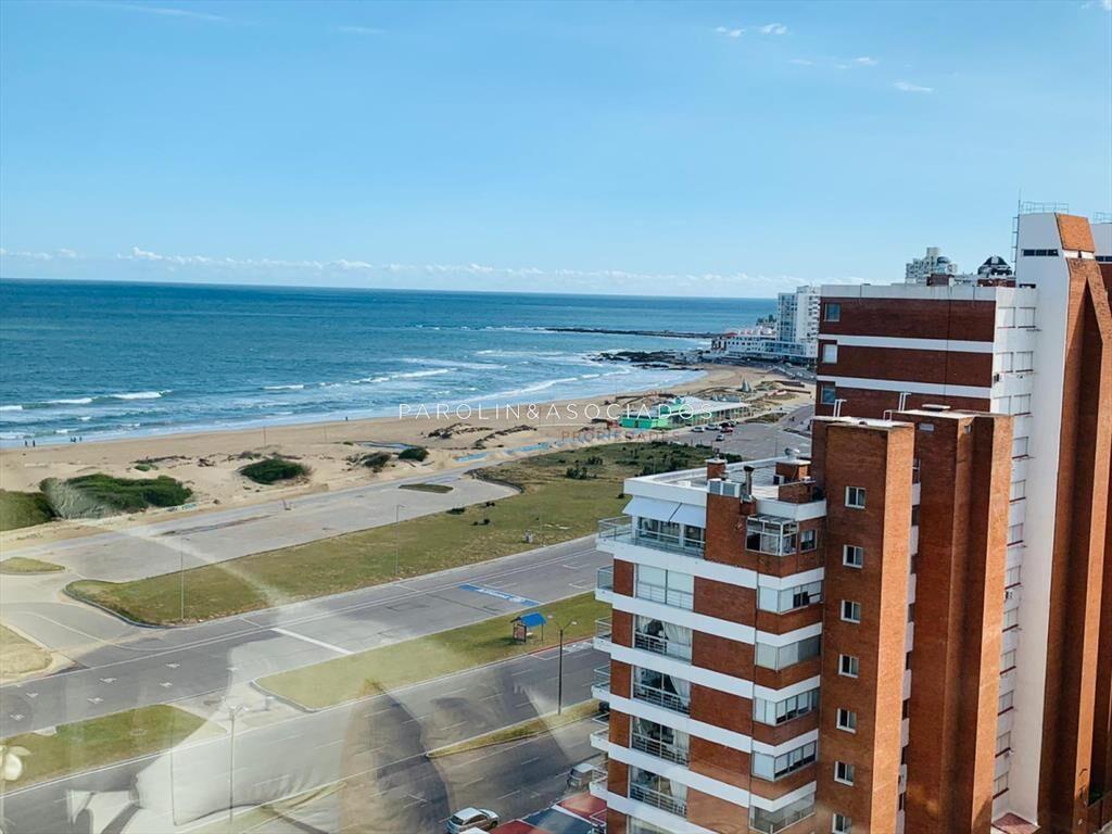 Apartamento de 3 dormitorios en Torres del Plata II, Punta