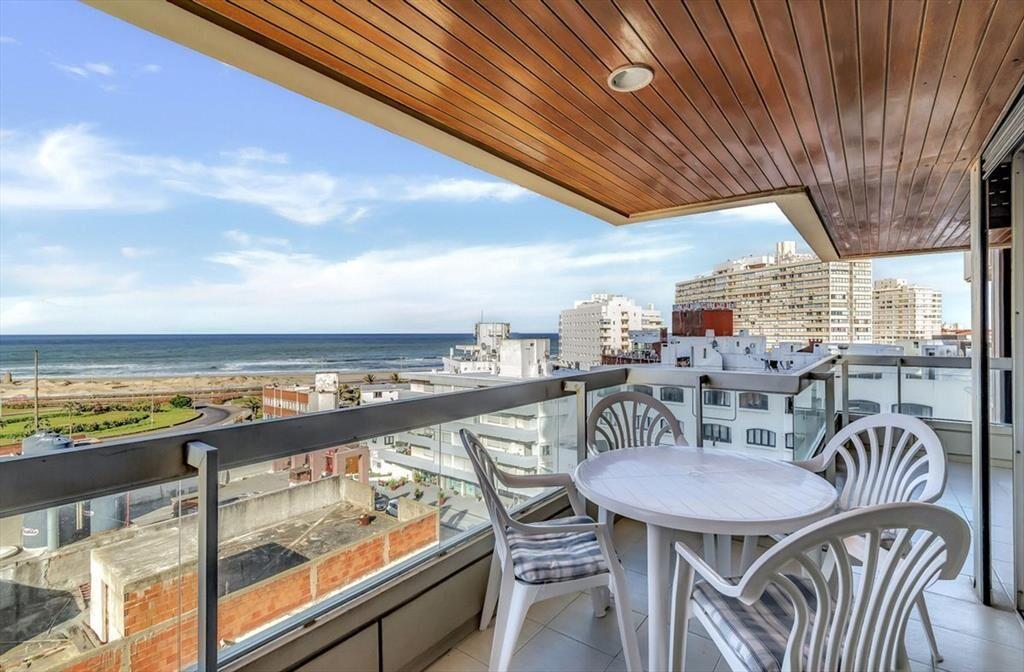 DEPARTAMENTO EN VENTA FRENTE AL MAR PARADA 1 MANSA