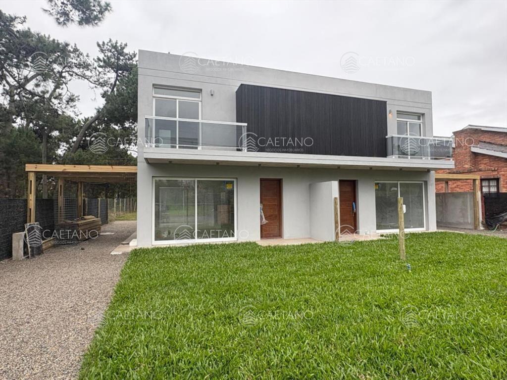 Casa a Estrenar Jardines de Cordoba sobre Avenida