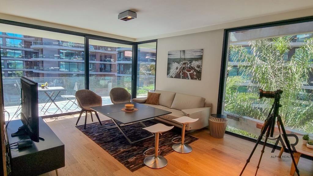 Venta De Amplio Apartamento 1 Dormitorios + Garaje Y Box...