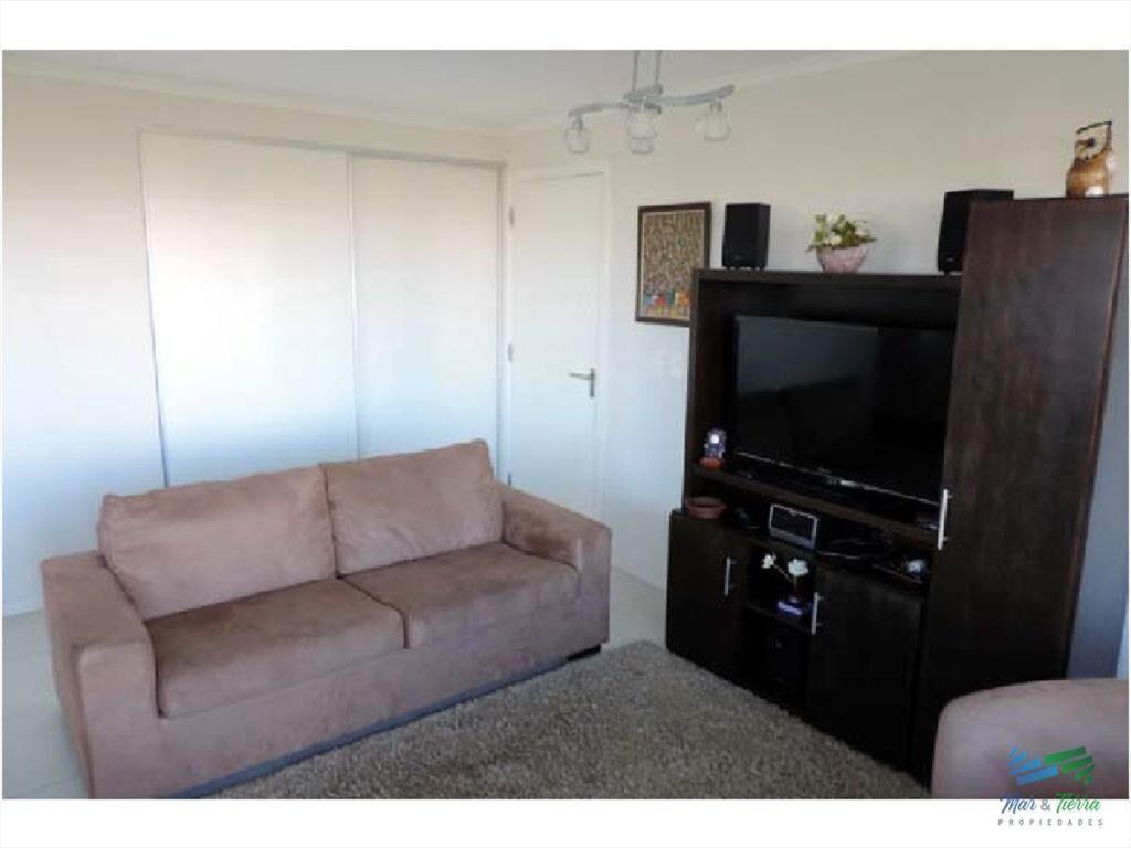 En venta.. Muy lindo apartamento sobre Av. Punta